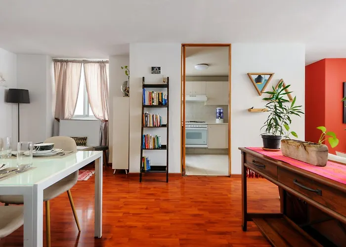 Tabasco 269, Local Charm & Cozy Design In La Roma